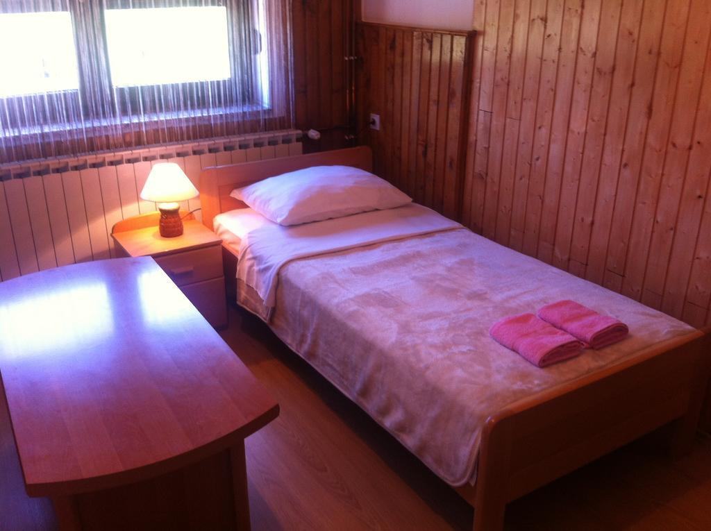 House Pribic Hotel Vrelo Korenicko Phòng bức ảnh