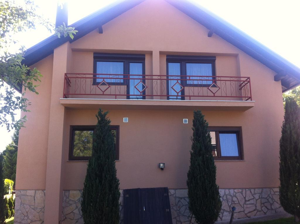 House Pribic Hotel Vrelo Korenicko Ngoại thất bức ảnh