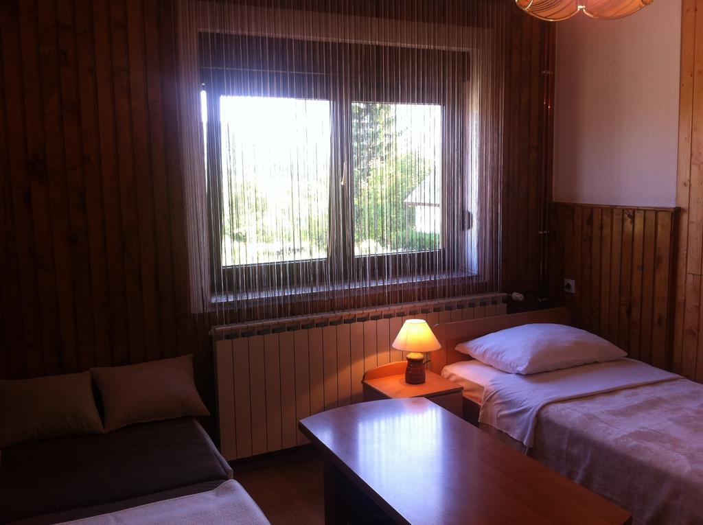 House Pribic Hotel Vrelo Korenicko Phòng bức ảnh